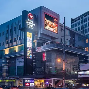 Western Metro Clark Hotel